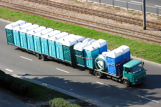 Best Emergency porta potty rental  in Tavares, FL